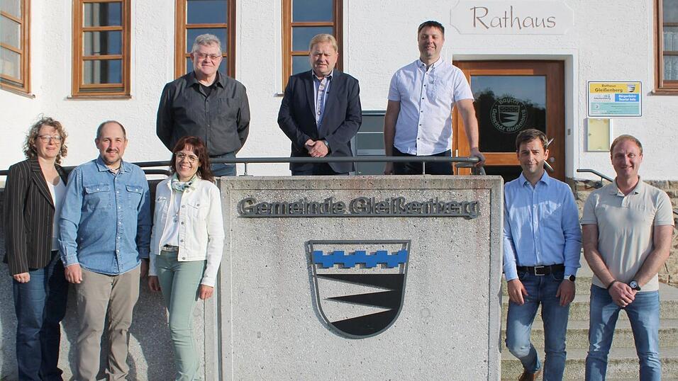 Das neue Gremium im Glei&szlig;enberger Rathaus, allerdings ohne Matthias Fischer.