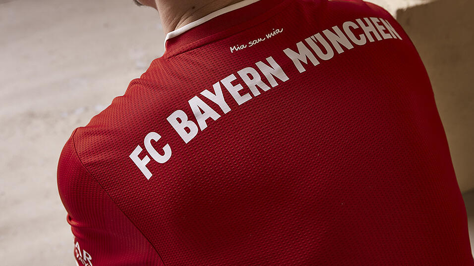 In diesem Trikot wird der FC Bayern in der kommenden Saison zu Hause auflaufen.