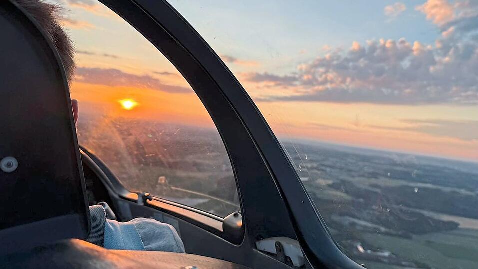 Die besondere Stimmung eines Sonnenaufgangs konnten die LSV-Piloten am 21. Juni genie&szlig;en.