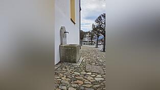 Der Trinkbrunnen an der Veitskirche wird reaktiviert. Daf&uuml;r erh&auml;lt er einen neuen Oberbau inklusive moderner Technik.