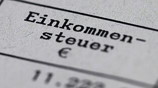 Eine Reform der Einkommensteuer soll kommen. (Symbolbild)