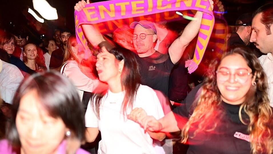 Eralps Wahlkampf drehte sich vor allem um die Mieten in Berlin. Sie hat schon angekündigt: Sie will auch in Sondierungsgesprächen auf Enteignungen großer Wohnungskonzerne bestehen. Eralps Wahlkampf drehte sich vor allem um die Mieten in Berlin. Sie hat schon angekündigt: Sie will auch in Sondierungsgesprächen auf Enteignungen großer Wohnungskonzerne bestehen.