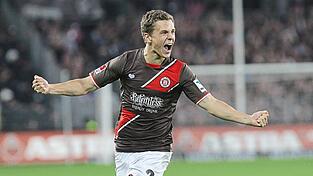 Der Brustlöser: Sebastian Maiers kurioses erstes Freistoßtor für St. Pauli half dem damals 19-Jährigen, endgültig im Profifußball anzukommen. „Dann wurde alles ein bisschen selbstverständlicher“, sagt er. Dementsprechend groß war der Jubel über den Treffer. Der Brustlöser: Sebastian Maiers kurioses erstes Freistoßtor für St. Pauli half dem damals 19-Jährigen, endgültig im Profifußball anzukommen. „Dann wurde alles ein bisschen selbstverständlicher“, sagt er. Dementsprechend groß war der Jubel über den Treffer.