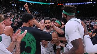 Jayson Tatum warf Boston gegen Brooklyn in letzter Sekunde zum Sieg. Jayson Tatum warf Boston gegen Brooklyn in letzter Sekunde zum Sieg.