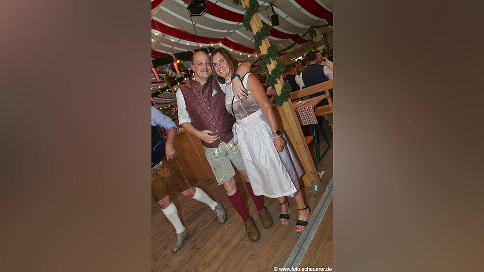 Die Partybilder vom Freitag, 9. August 2024, aus dem Festzelt Lechner. Die Partybilder vom Freitag, 9. August 2024, aus dem Festzelt Lechner.