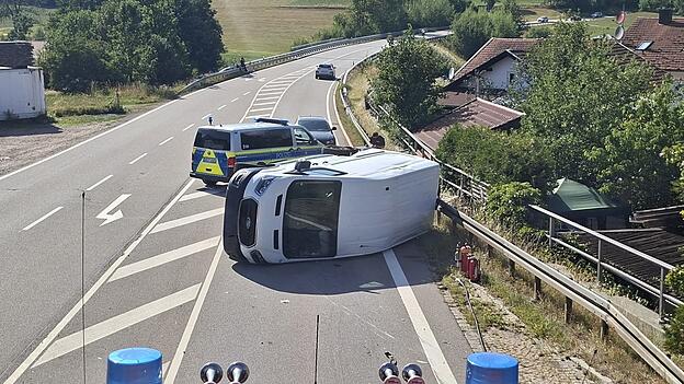 Die Prackenbacher Wehr war mit drei Fahrzeugen vor Ort.