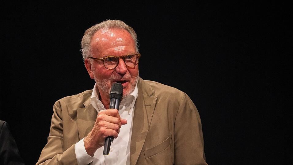 Karl-Heinz Rummenigge war bei den WM-Endspielen 1982 und 1986 dabei. Karl-Heinz Rummenigge war bei den WM-Endspielen 1982 und 1986 dabei.