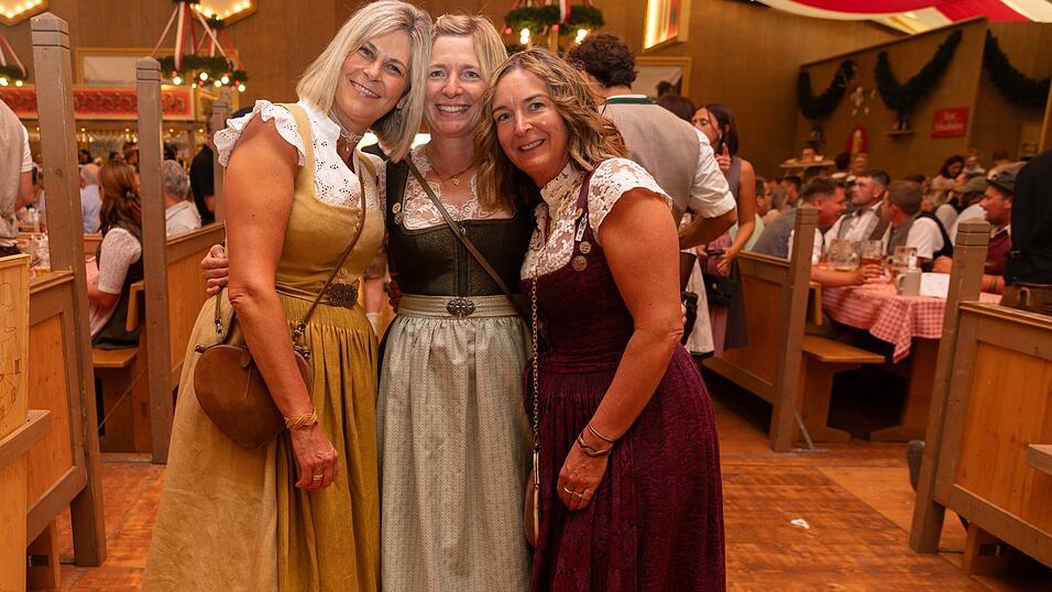 Die Partybilder vom Freitag, 7. August, aus dem Festzelt Krönner. Die Partybilder vom Freitag, 7. August, aus dem Festzelt Krönner.