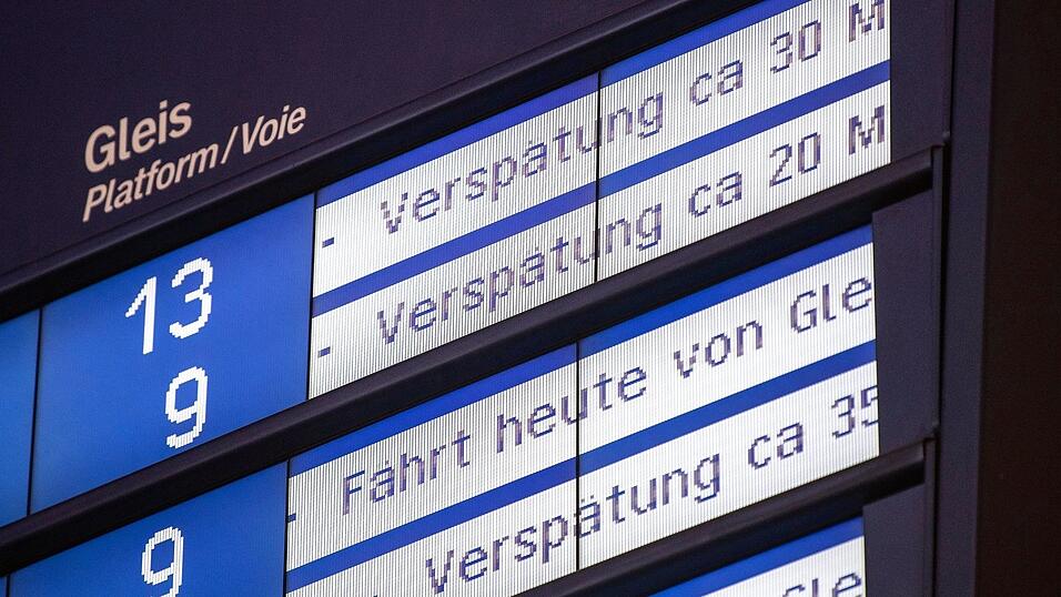 Die Bahn knackte im Mai bei der Pünktlichkeit im Fernverkehr erneut die 60-Prozent-Schwelle. (Archivbild) Die Bahn knackte im Mai bei der Pünktlichkeit im Fernverkehr erneut die 60-Prozent-Schwelle. (Archivbild)