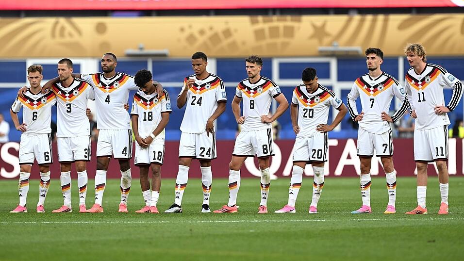 So sehen Verlierer aus: Deutschland scheitert an Paraguay.
