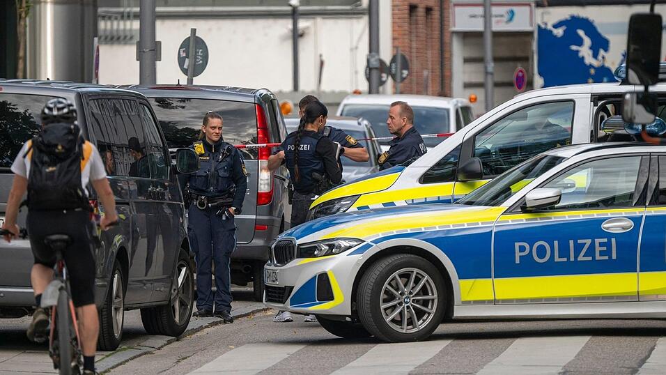 Noch sind viele Fragen zur Brandattacke auf eine Baustelle in M&uuml;nchen offen.