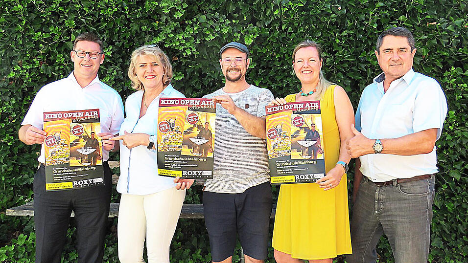 Arbeiten harmonisch zusammen und freuen sich auf das bevorstehende Event: B&uuml;rgermeister Helmut Fichtner mit Gerda Kroi&szlig;, Christoph Kempf, Maureen Sperling und Jakob Kroi&szlig;.