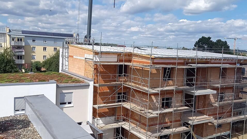 Beim Neubau in der Schweidnitzer Straße konnte der Rohbau bereits fertiggestellt werden. Beim Neubau in der Schweidnitzer Straße konnte der Rohbau bereits fertiggestellt werden.