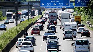Über Ostern rechnet der ADAC mit viel Verkehr auf den Autobahnen.