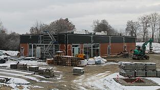 Noch wird am Schnellrestaurant mit Drive-in gebaut, aber ein Datum für die Eröffnung steht - unter Vorbehalt - im Raum.