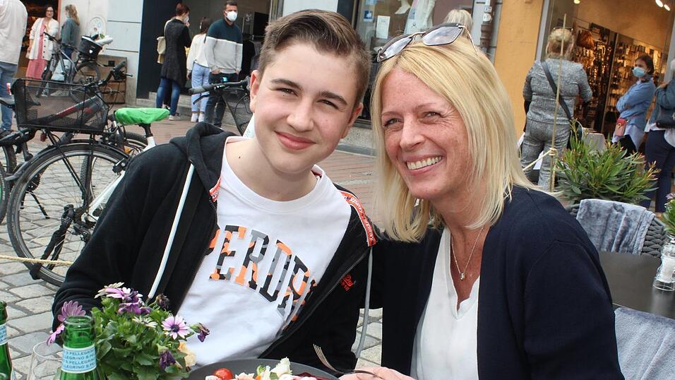 Die Landshuter genießen die neuen Freiheiten und das gute Wetter. Die Landshuter genießen die neuen Freiheiten und das gute Wetter.