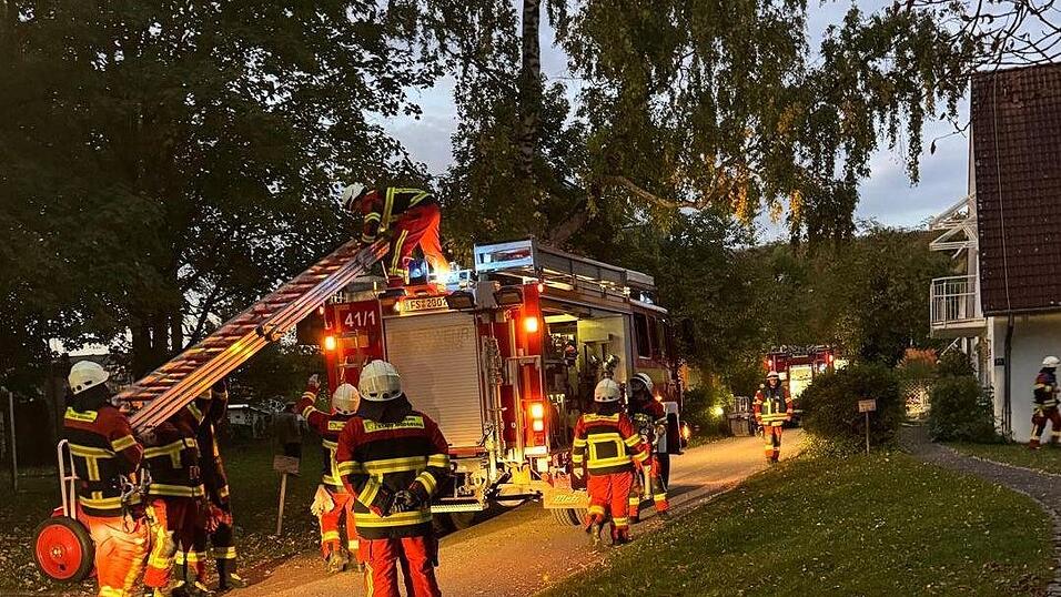 Die Freiwillige Feuerwehr simulierte zu Übungszwecken einen Brand in einer Wohngruppe im 1. Obergeschoss.