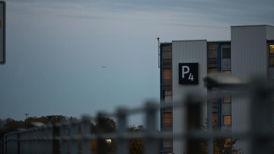 Ankunft am Flughafen Hannover.