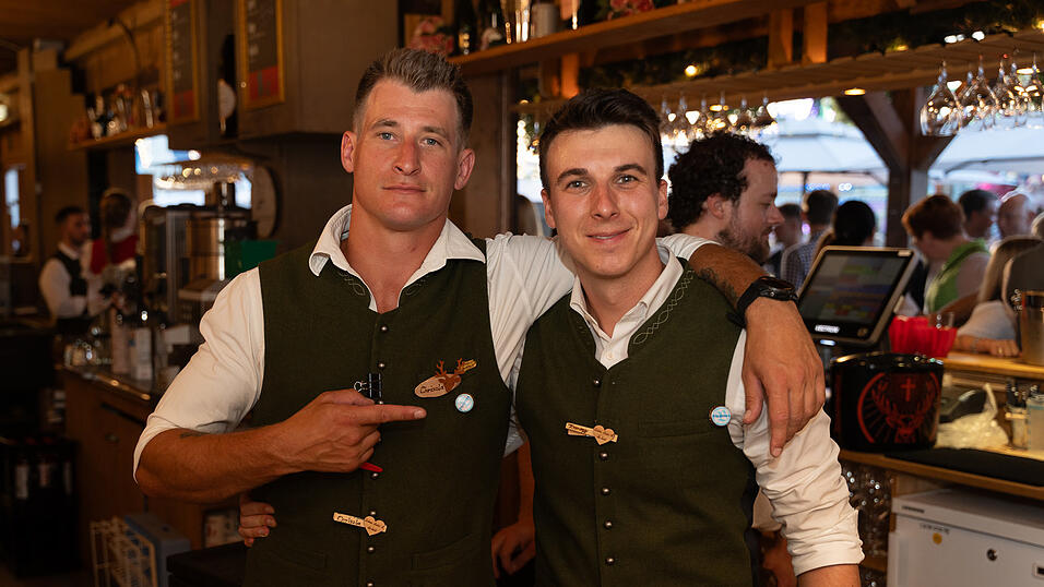 Die Partybilder vom Freitag, 11. August 2023, aus dem Festzelt Krönner. Die Partybilder vom Freitag, 11. August 2023, aus dem Festzelt Krönner.