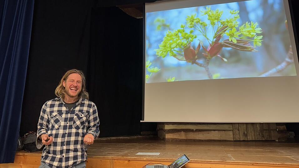 Kreisfachberater Martin Straub hielt auf sympathisch-charmante Art seinen Vortrag. Kreisfachberater Martin Straub hielt auf sympathisch-charmante Art seinen Vortrag.