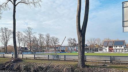 Die Marktgemeinde gew&auml;hrt dem TV Schierling f&uuml;r Baumpflegearbeiten am Laberstadion einen Zuschuss.