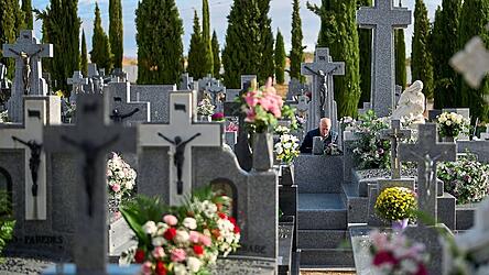 Mittlerweile lassen sich längst nicht mehr alle Menschen auf einem Friedhof bestatten.