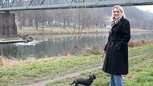 Patricia Steinberger geht gerne mit ihrer Hündin an der Isar spazieren. Patricia Steinberger geht gerne mit ihrer Hündin an der Isar spazieren.