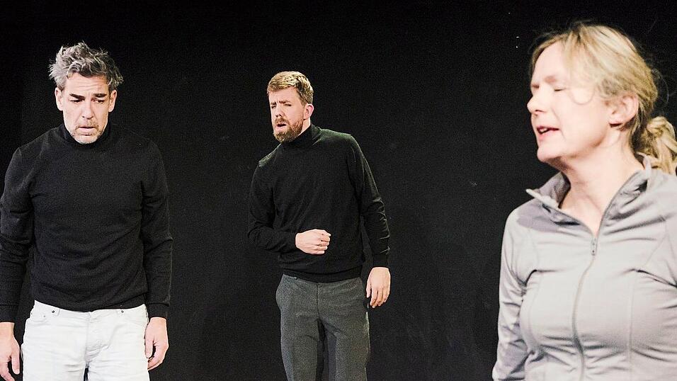 Szene aus „Elementarteilchen“ von Theater Plan B mit Simone Ascher, Martin Schülke und Oliver Vilzmann unter Regie von Andreas Wiedermann.