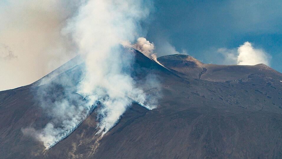 Der rund 3.350 Meter hohe &Auml;tna ist Europas gr&ouml;&szlig;ter aktiver Vulkan. (Archivbild)