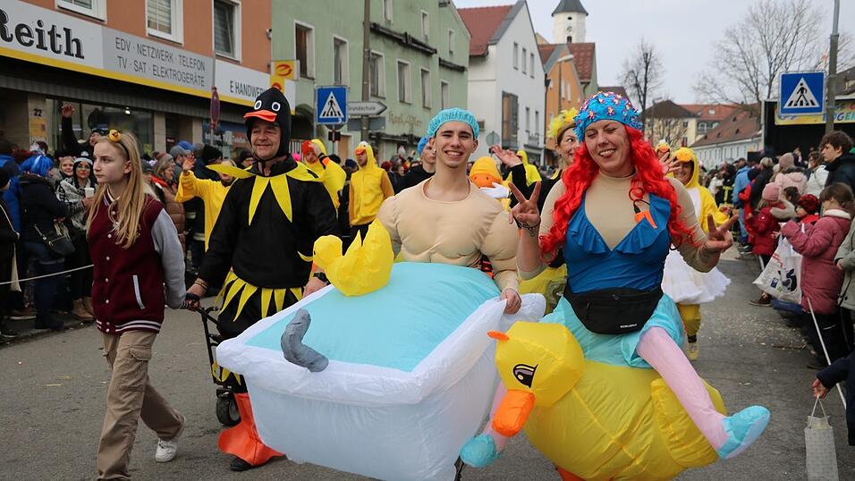 Beim Bogener Faschingsumzug war einiges geboten.
