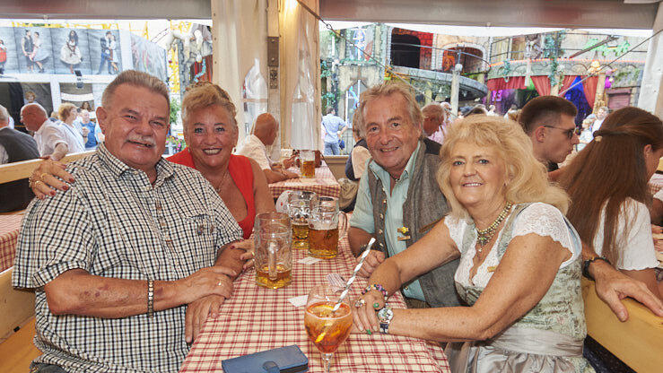Die Partybilder vom Sonntag, 18. August, aus dem Festzelt Lechner. Die Partybilder vom Sonntag, 18. August, aus dem Festzelt Lechner.