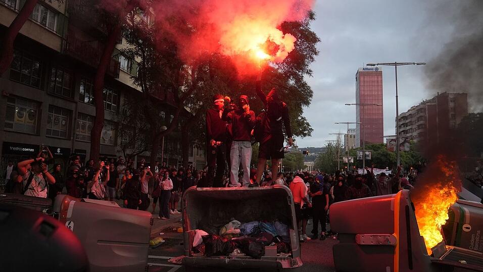 In Barcelona kam es bei einer Demonstration gegen Israels militärisches Vorgehen im Gazastreifen zu Gewalt.