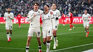 Sander und Diks freuen sich &uuml;ber die fr&uuml;he F&uuml;hrung.