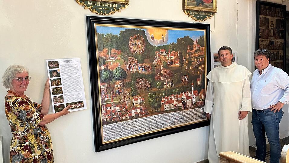 Die Historikerin Brigitte Huber präsentiert den von ihr verfassten erklärenden Text zu den einzelnen Szenen auf dem Öfele-Bild in der Bergkirche; rechts Pater Lukas, der Prior des Paulinerklosters, und Horst Pinsker, in dessen 'Werkstatt für Schwarze Kunst' die Replik entstand. Die Historikerin Brigitte Huber präsentiert den von ihr verfassten erklärenden Text zu den einzelnen Szenen auf dem Öfele-Bild in der Bergkirche; rechts Pater Lukas, der Prior des Paulinerklosters, und Horst Pinsker, in dessen 'Werkstatt für Schwarze Kunst' die Replik entstand.
