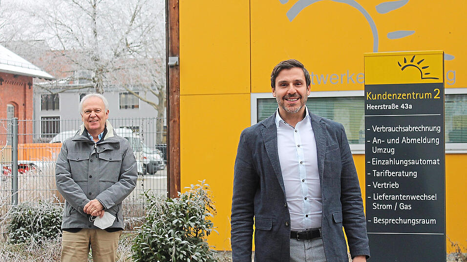 Martin Ritter (r.) ist seit 1. Januar der neue Chef der Stadtwerke. Sein Vorgänger Helmut Kruczek (l.) tritt in Ruhestand und führt ihn zurzeit in die Spezifika des 165 Mitarbeiter zählenden Betriebs ein. Martin Ritter (r.) ist seit 1. Januar der neue Chef der Stadtwerke. Sein Vorgänger Helmut Kruczek (l.) tritt in Ruhestand und führt ihn zurzeit in die Spezifika des 165 Mitarbeiter zählenden Betriebs ein.