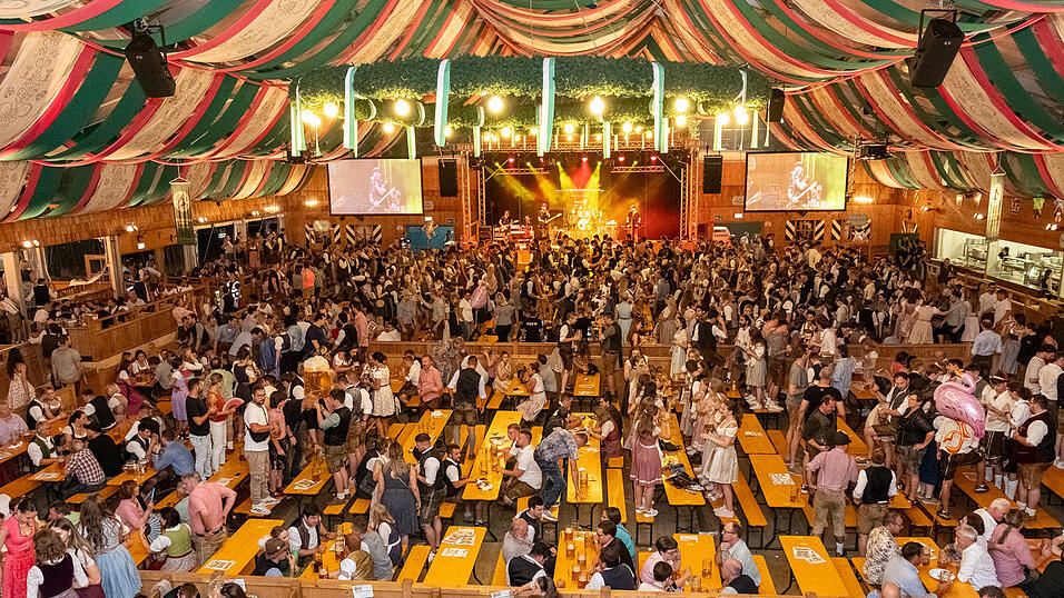 Die Partybilder vom Sonntag, 13. August 2023, aus dem Festzelt Weckmann.