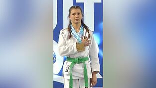 Jennifer Hartock vom JJSC Wallersdorf gewann das WM-Finale mit Ippon-Wertungen in allen Kampfbereichen.