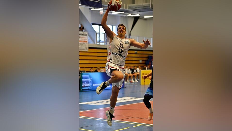 Ordentlich Biss: F&uuml;r den wurden die Baskets Vilsbiburg und Moritz Kraske (am Ball) gegen M&uuml;nchen belohnt.