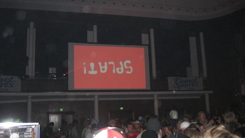 Rund 4000 Boarderfreunde feierten bei der Weltpremiere des neuesten Films von Isenseven, 'Let's go get lost' in M&uuml;nchen.