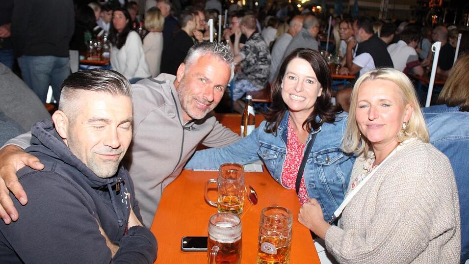 Viele Landshuter genossen ihren Freitagabend auf dem Bismarckplatzfest.