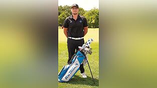 Ob Hemd, Kappe oder Golftasche: Florian Moosmeier identifiziert sich auch auf dem Green des Golfclubs Schlo&szlig;berg mit seinem Team aus Louisiana.
