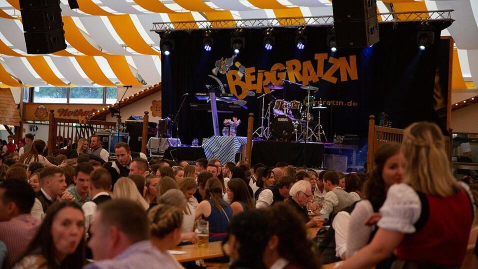 Die Partybilder vom Freitag, 12. August 2022, aus dem Festzelt Nothaft.