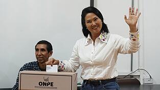 Keiko Fujimori bewarb sich bereits zum vierten Mal um das Präsidentenamt. Keiko Fujimori bewarb sich bereits zum vierten Mal um das Präsidentenamt.