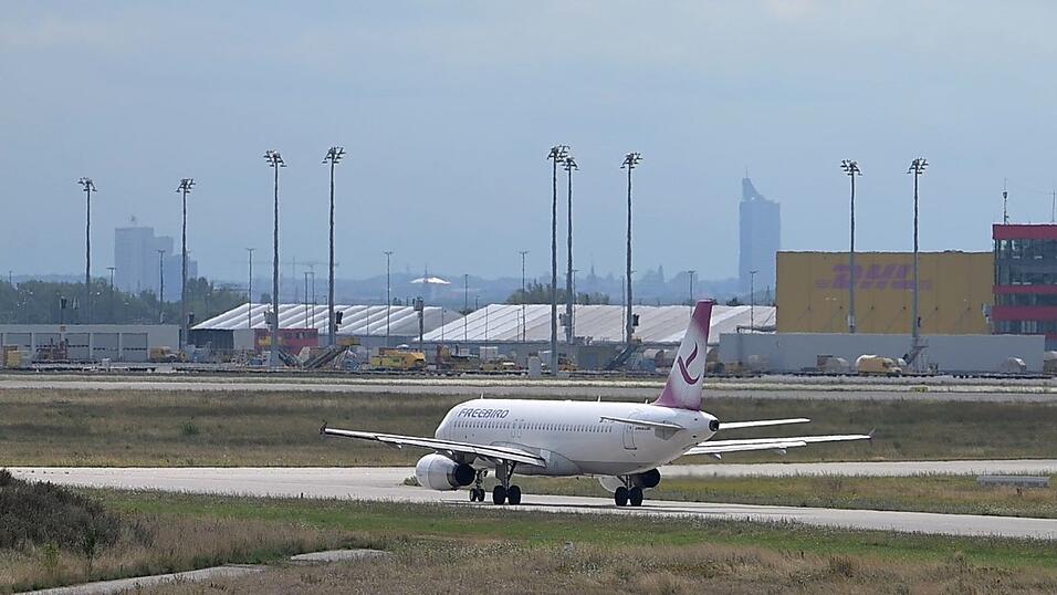 Am Flughafen Leipzig/Halle ist ein Abschiebeflug mit dem Ziel Bagdad gestartet.