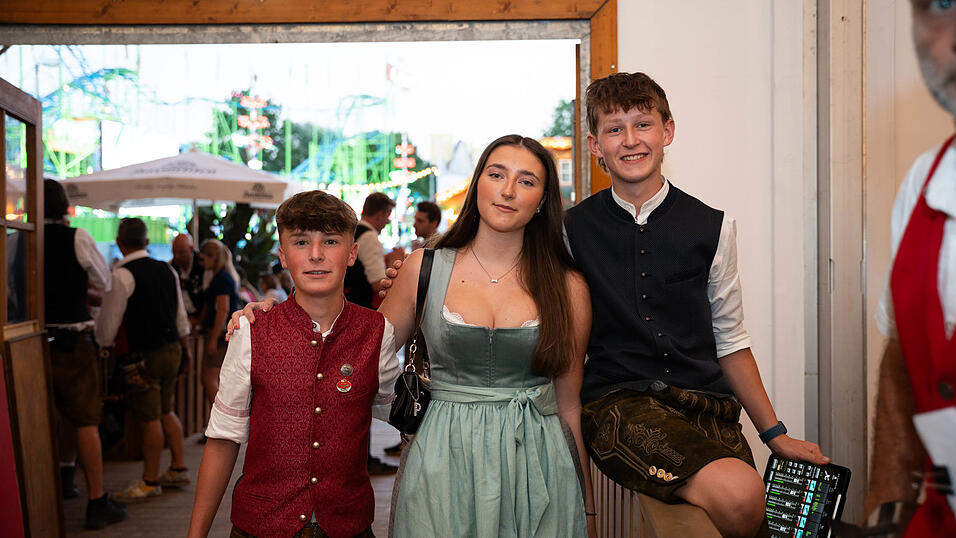 Die Partybilder vom Donnerstag, 13. August, aus dem Festzelt Greindl. Die Partybilder vom Donnerstag, 13. August, aus dem Festzelt Greindl.