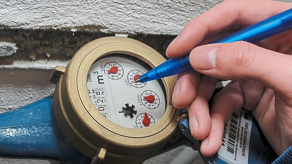 Die Wasseruhr läuft, während die Bürgerinitiative und der Wasserzweckverband Hallertau ein erstes Gespräch geführt haben. Beide Seiten wollen in Kontakt bleiben. Die Wasseruhr läuft, während die Bürgerinitiative und der Wasserzweckverband Hallertau ein erstes Gespräch geführt haben. Beide Seiten wollen in Kontakt bleiben.
