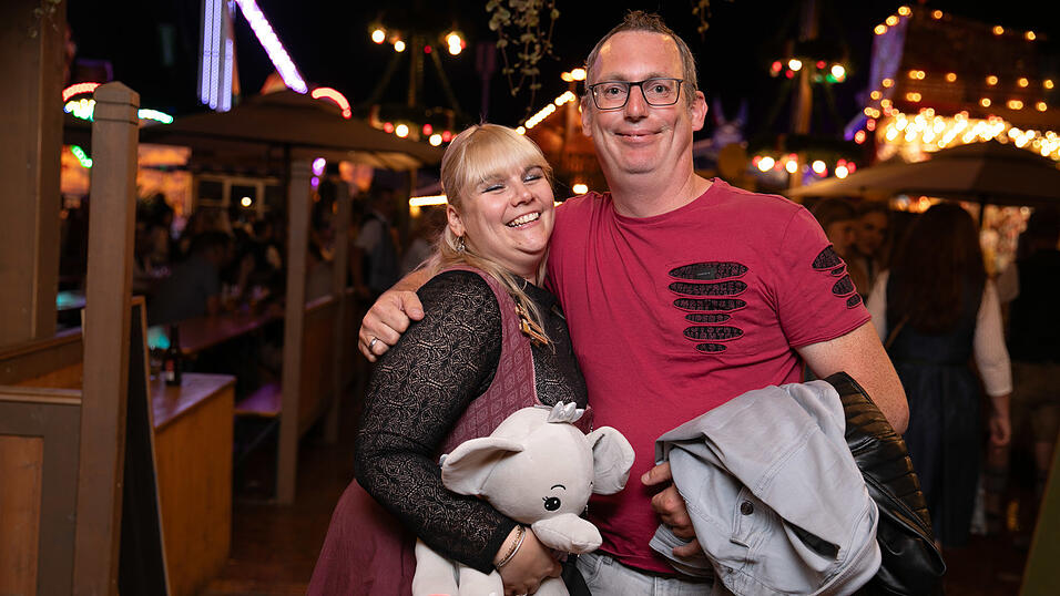 Die Partybilder vom Montag, 18. August, aus dem Festzelt Krönner. Die Partybilder vom Montag, 18. August, aus dem Festzelt Krönner.