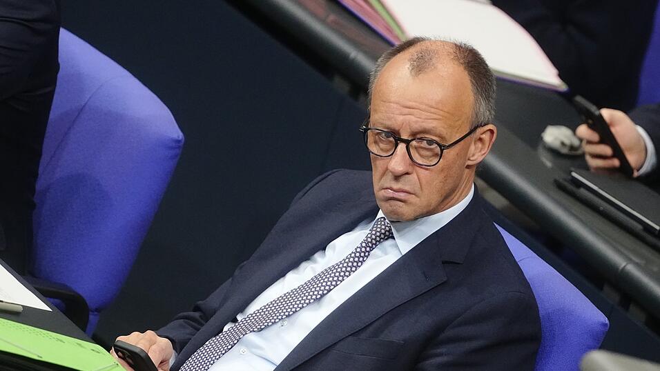 Nach Ansicht von Bundeskanzler Friedrich Merz kann sich den Deutschland den Sozialstaat nicht mehr leisten. Nach Ansicht von Bundeskanzler Friedrich Merz kann sich den Deutschland den Sozialstaat nicht mehr leisten.