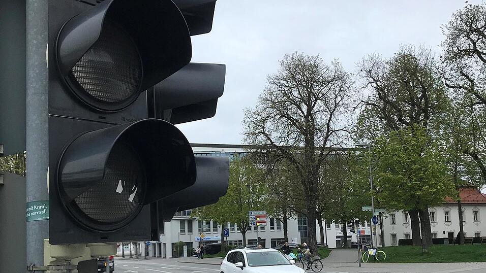 Komplett ausgefallen ist derzeit die Ampelanlage am Stetthaimerplatz.