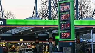 Der Bundestag stimmt am Donnerstag &uuml;ber ein Spritpaket ab.